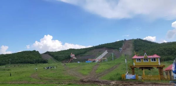 金龍山滑雪場 金龍山滑雪場