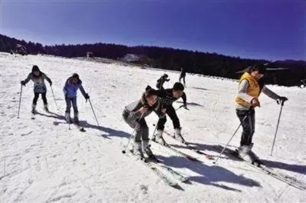 蓮花山滑雪場(chǎng)